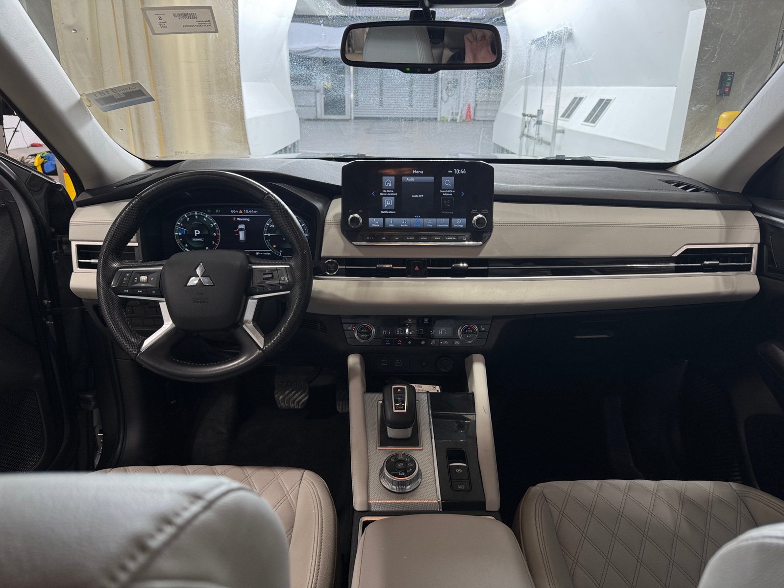 Thumbnail: 2023 Mitsubishi Outlander - 2