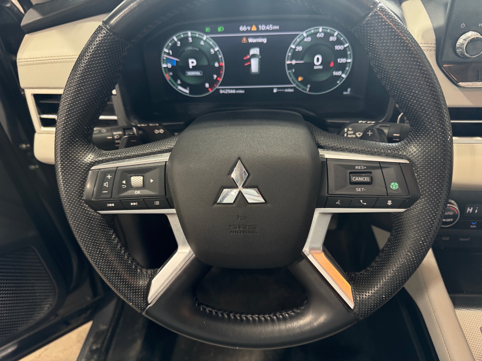 Thumbnail: 2023 Mitsubishi Outlander - 4