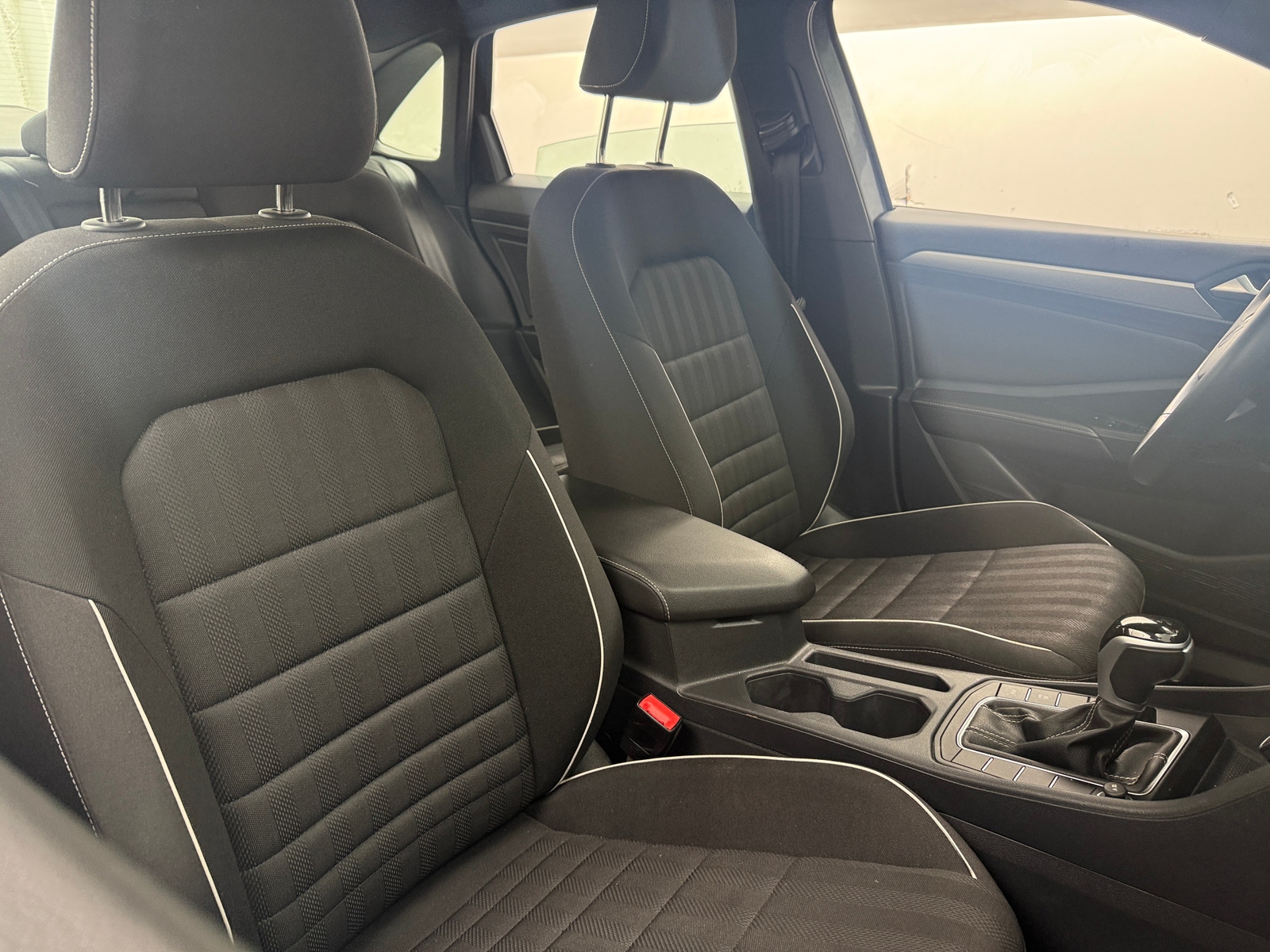 Thumbnail: 2023 Volkswagen Jetta - 2