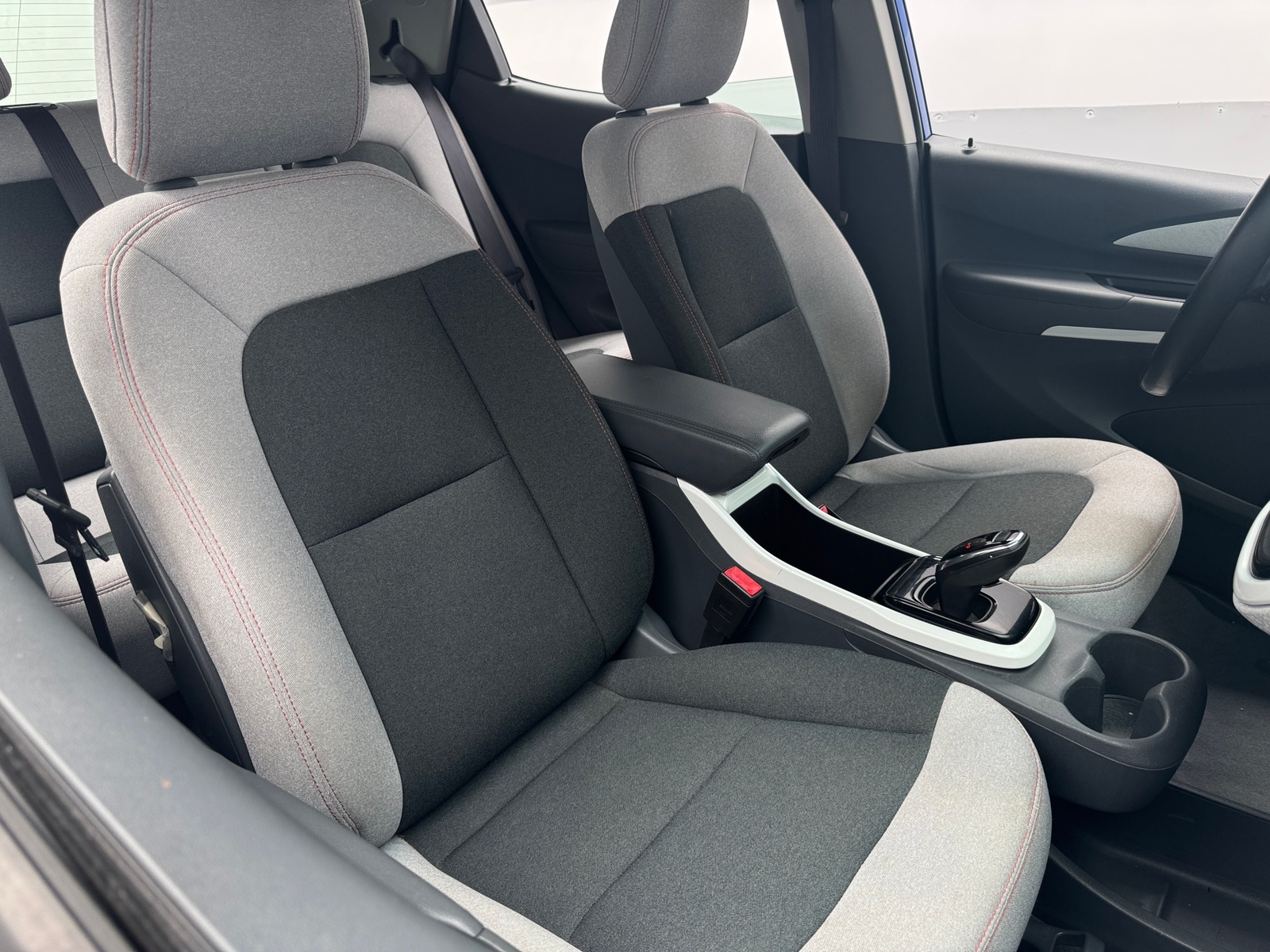 Thumbnail: 2017 Chevrolet Bolt EV - 2