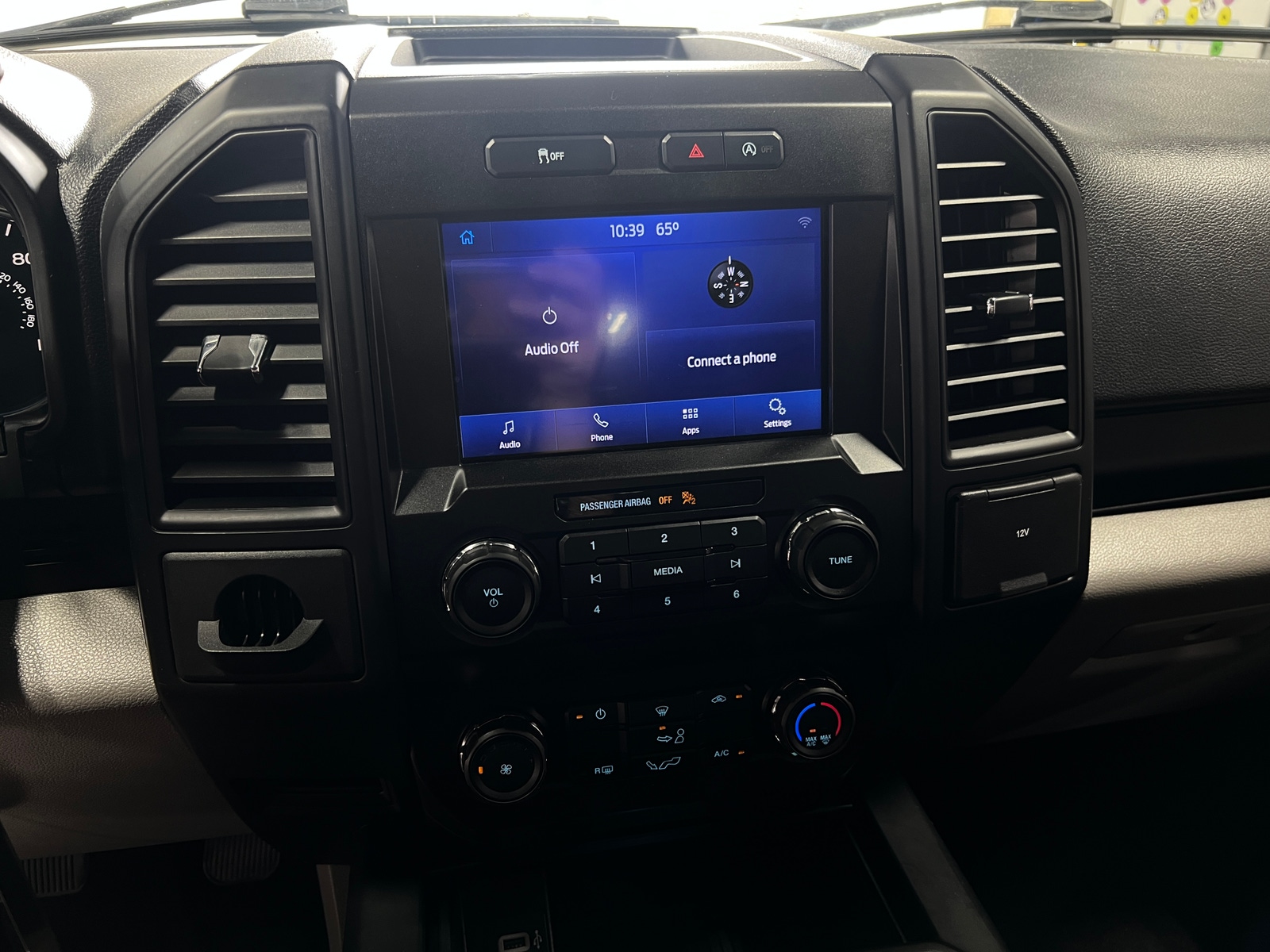 Thumbnail: 2020 Ford Econoline - 4