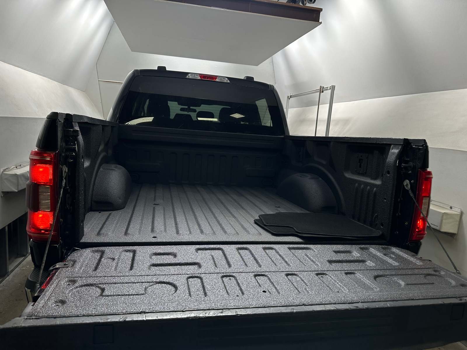Thumbnail: 2021 Ford Econoline - 7