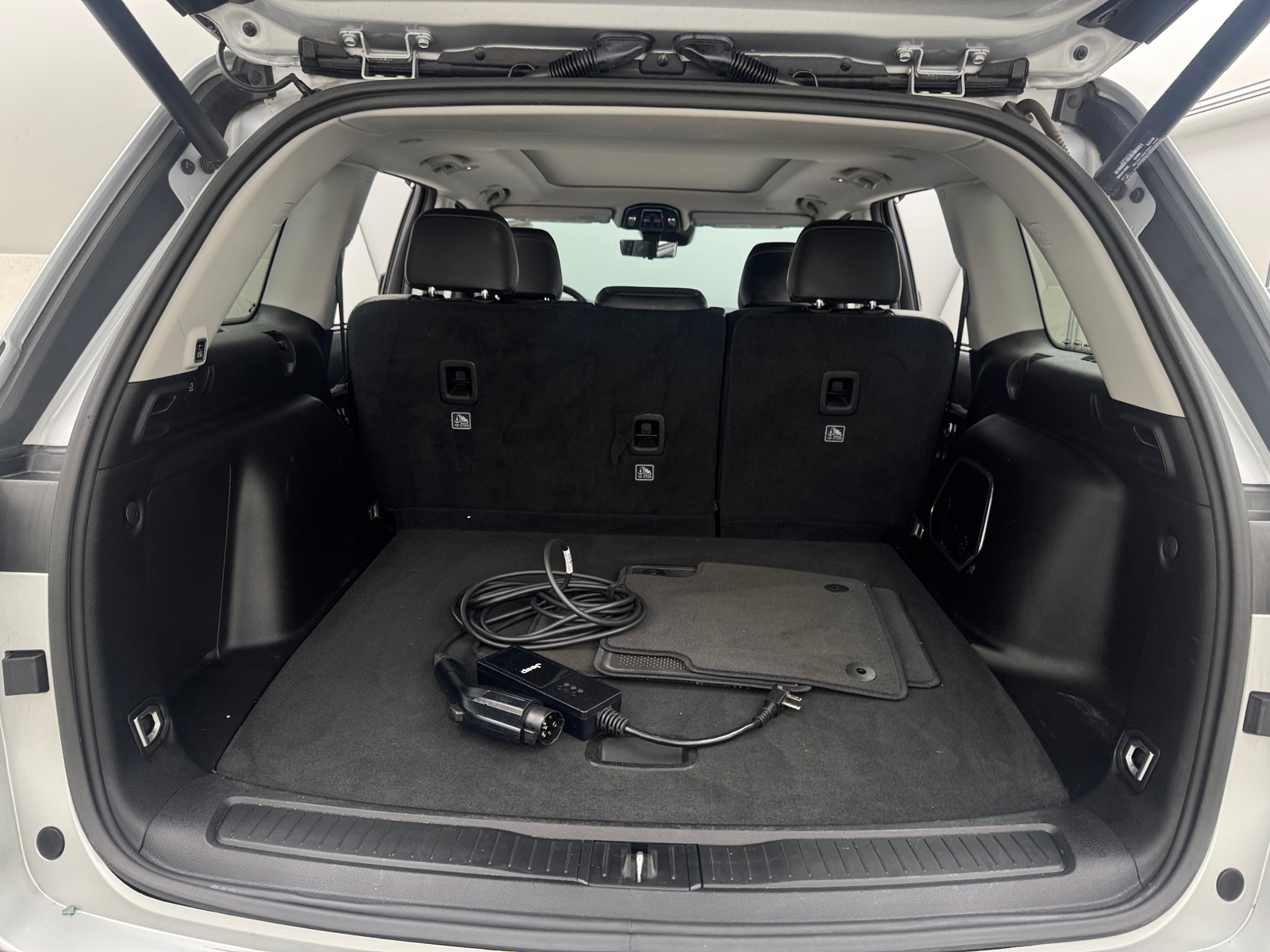 Thumbnail: 2023 Jeep Grand Cherokee - 6