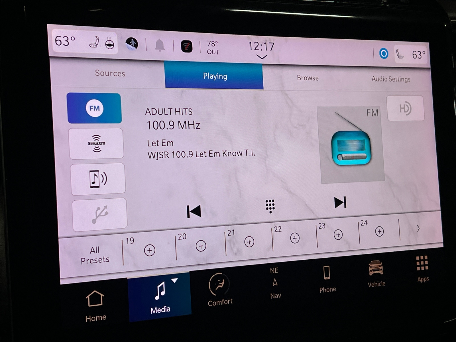 Thumbnail: 2023 Jeep Grand Cherokee - 3