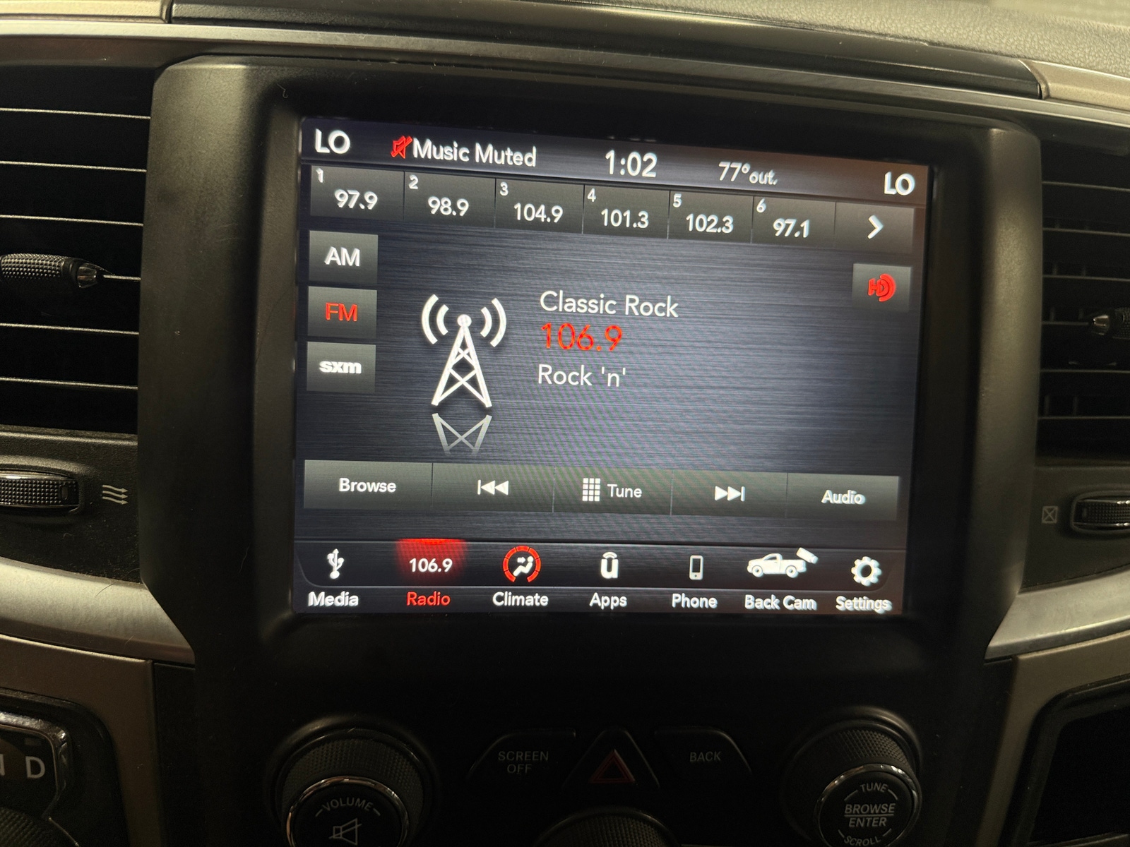 Thumbnail: 2019 RAM 1500 Classic - 4