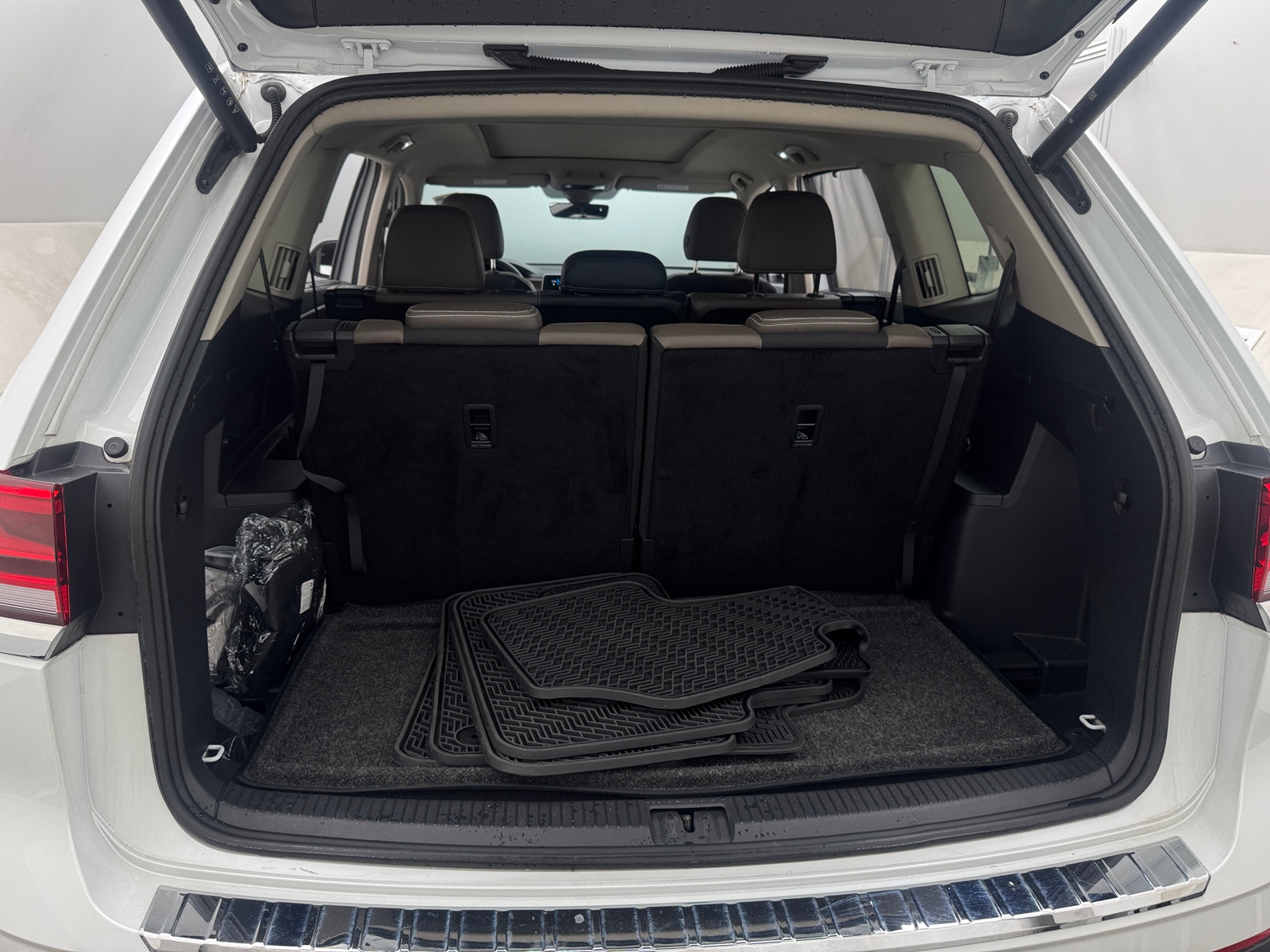 Thumbnail: 2024 Volkswagen Atlas - 6