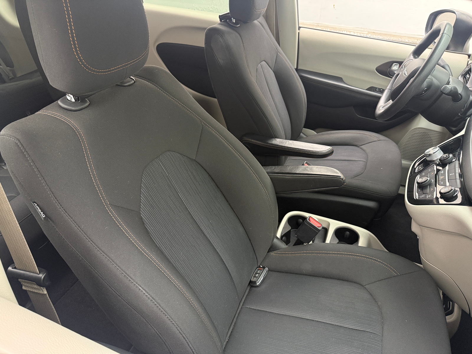 Thumbnail: 2017 Chrysler Pacifica - 2