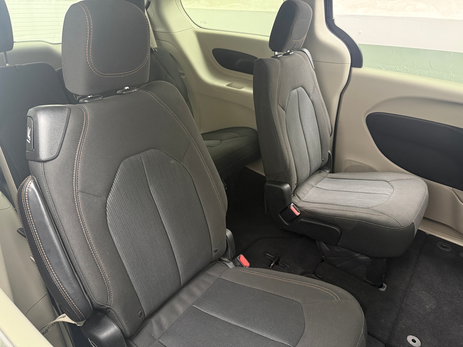 Thumbnail: 2017 Chrysler Pacifica - 6