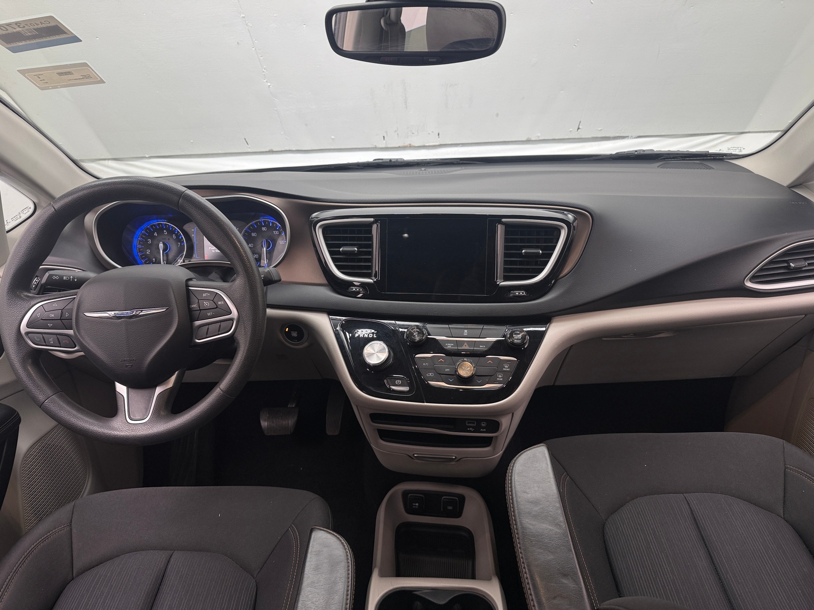 Thumbnail: 2017 Chrysler Pacifica - 3