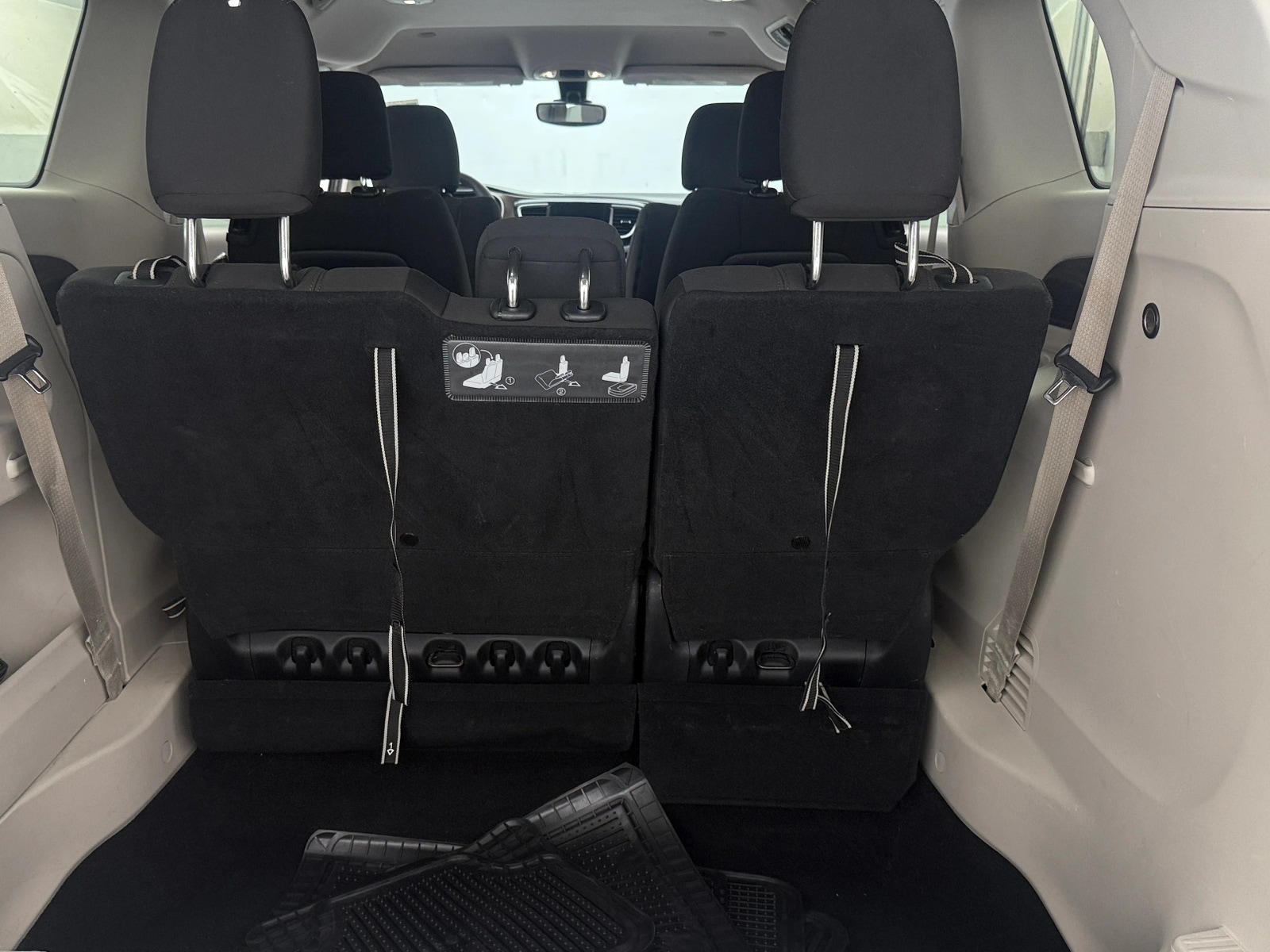 Thumbnail: 2017 Chrysler Pacifica - 7