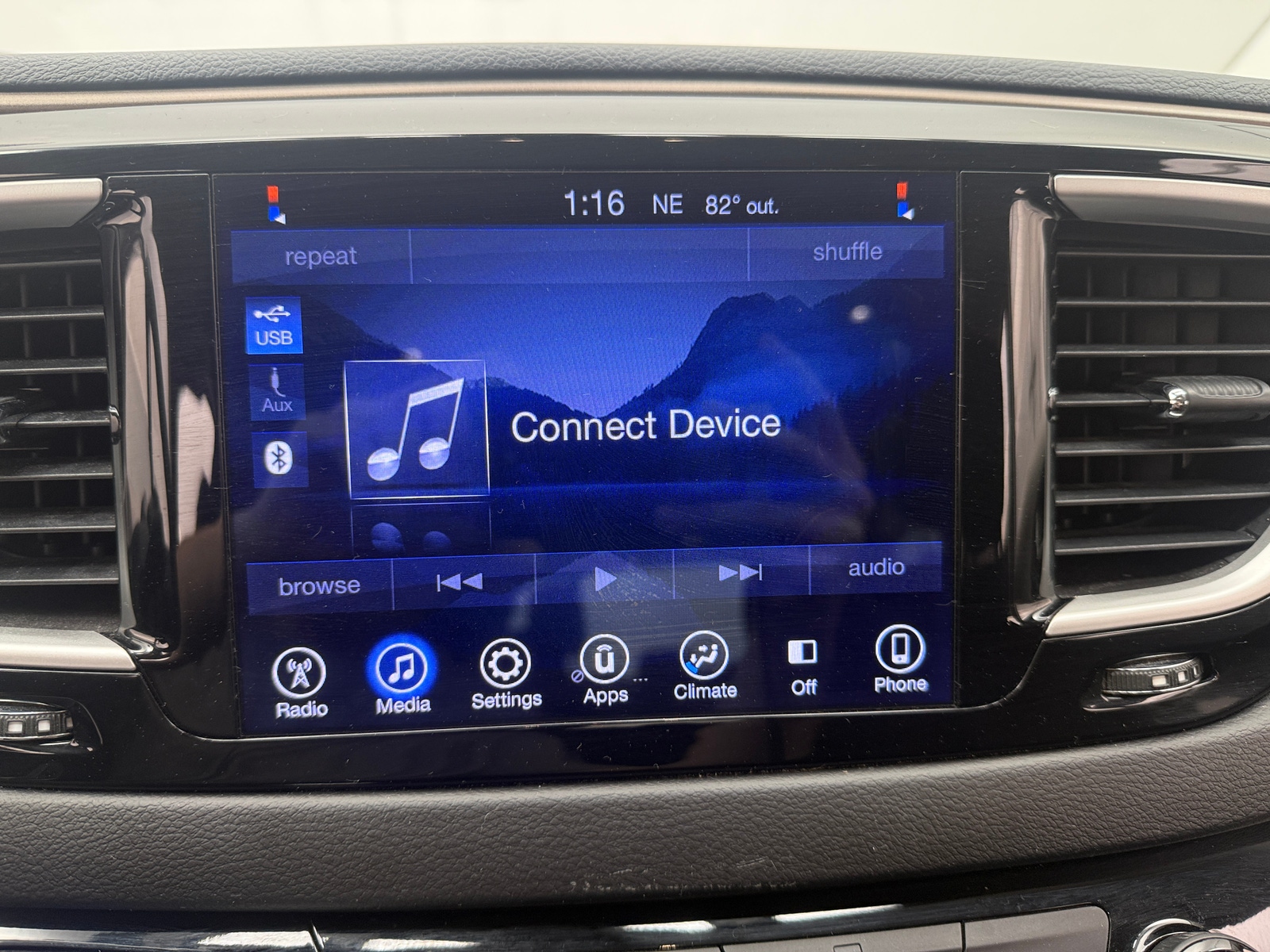 Thumbnail: 2017 Chrysler Pacifica - 4