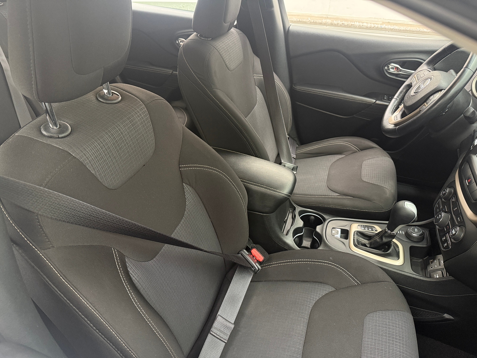 Thumbnail: 2015 Jeep Cherokee - 2