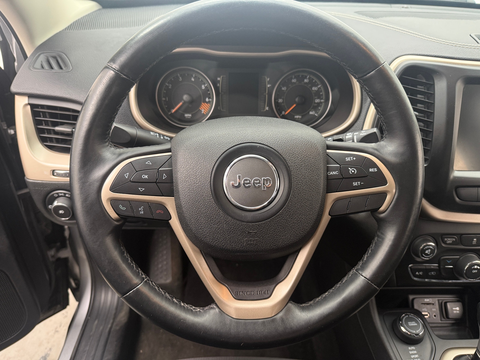 Thumbnail: 2015 Jeep Cherokee - 5