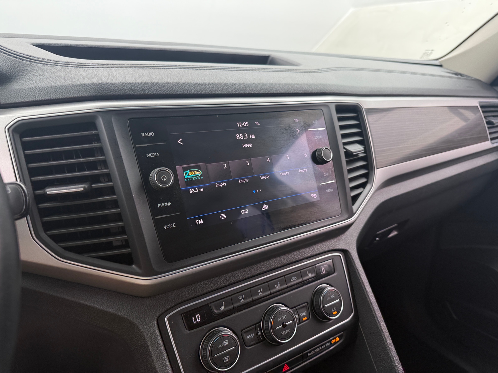 Thumbnail: 2019 Volkswagen Atlas - 3