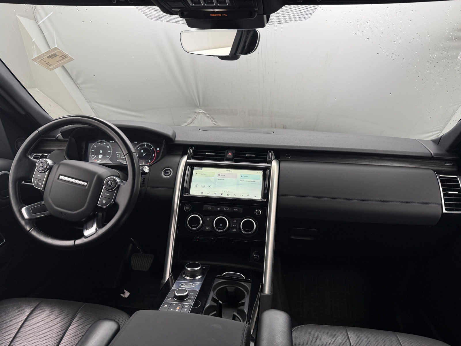 Thumbnail: 2018 Land Rover Discovery - 2