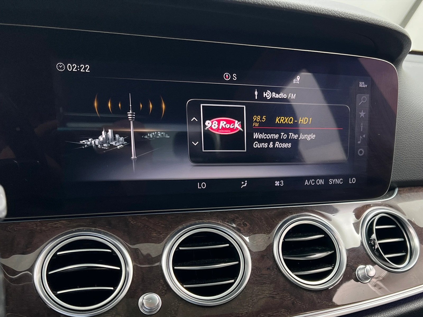 Thumbnail: 2020 Mercedes-Benz E-Class - 3