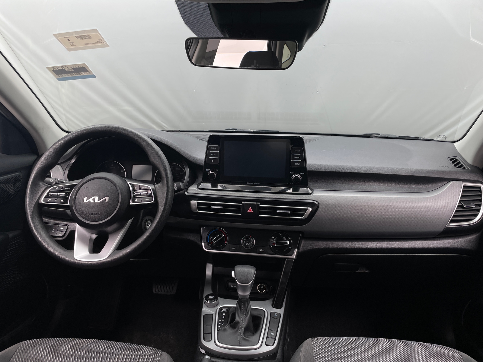 Thumbnail: 2023 Kia Seltos - 3