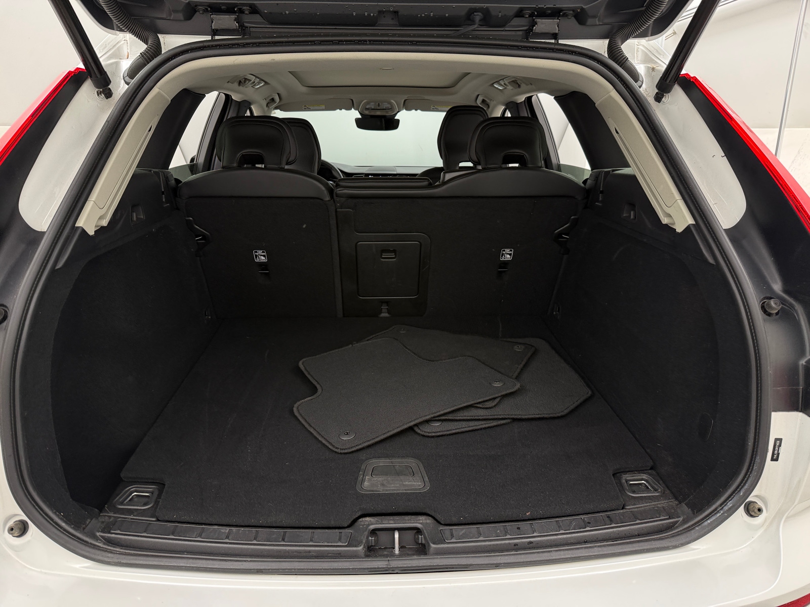 Thumbnail: 2024 Volvo XC60 - 6