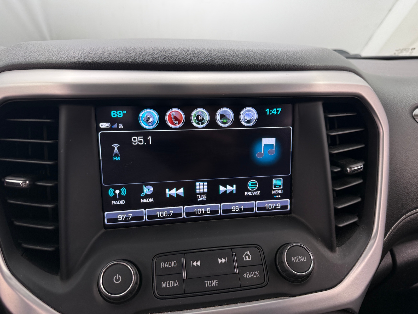 Thumbnail: 2018 GMC Acadia - 3