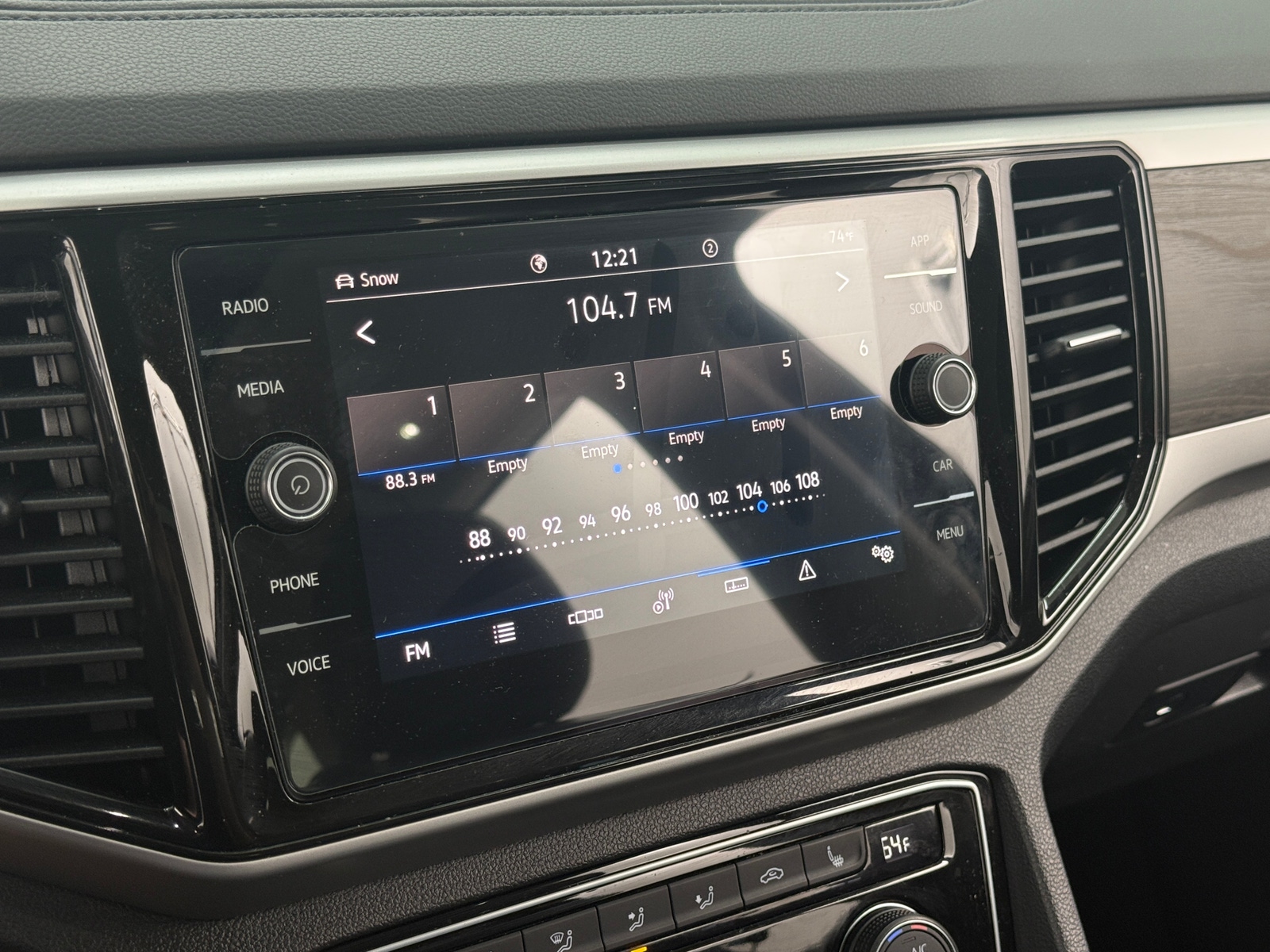 Thumbnail: 2023 Volkswagen Atlas - 3