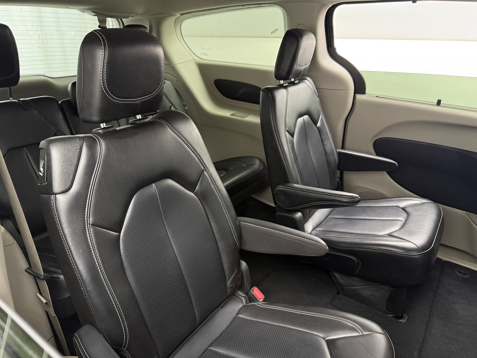 Thumbnail: 2023 Chrysler Pacifica - 5