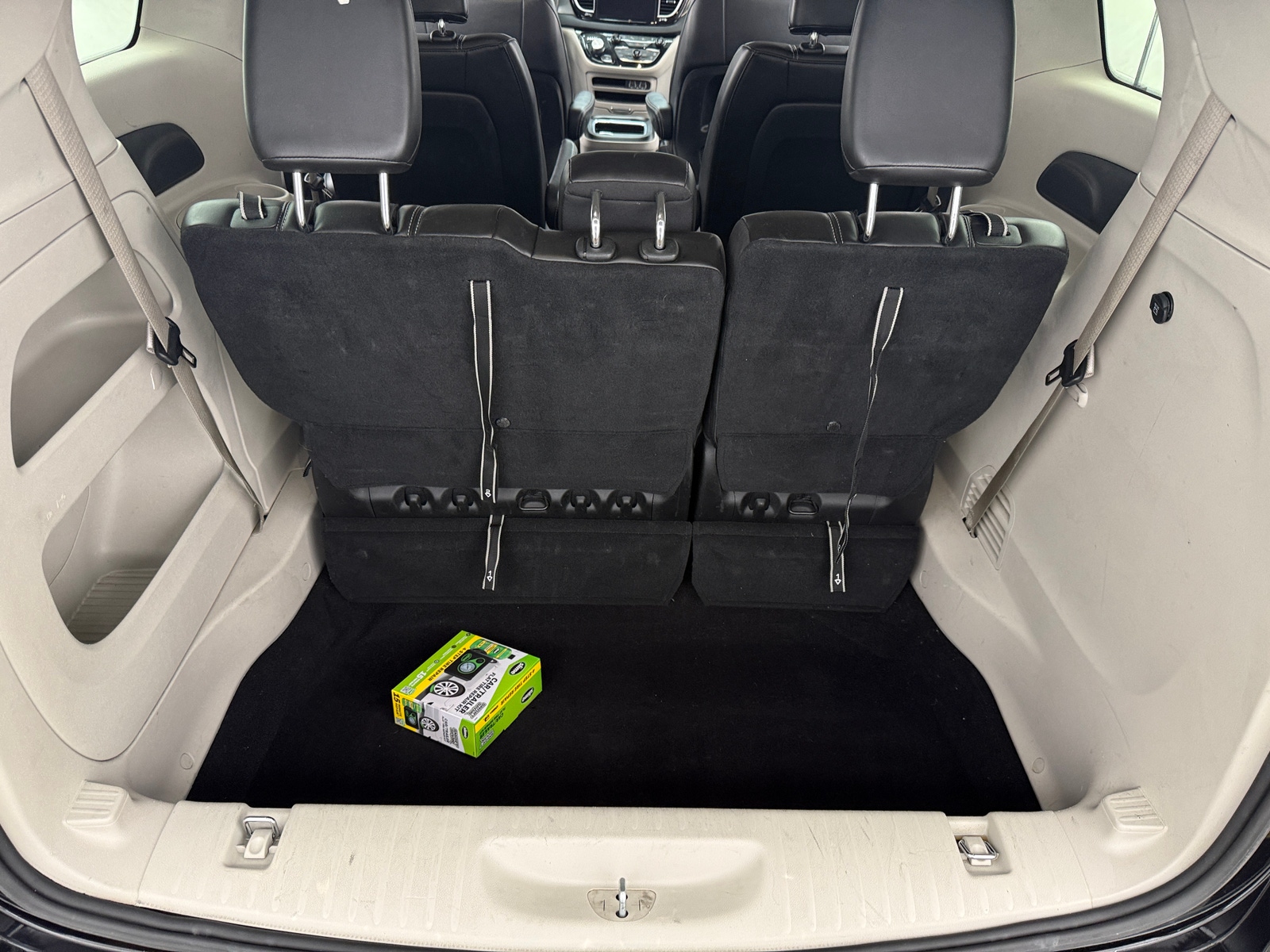 Thumbnail: 2023 Chrysler Pacifica - 6