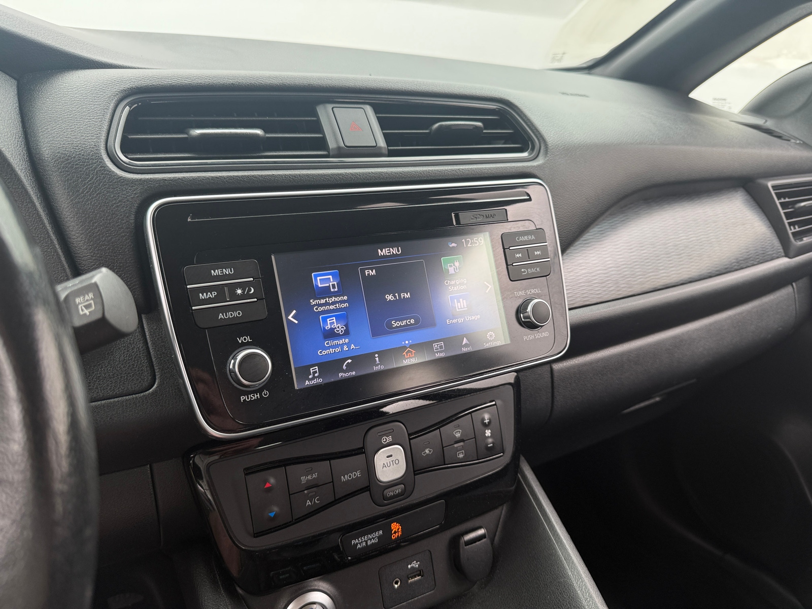 Thumbnail: 2018 Nissan Leaf - 4