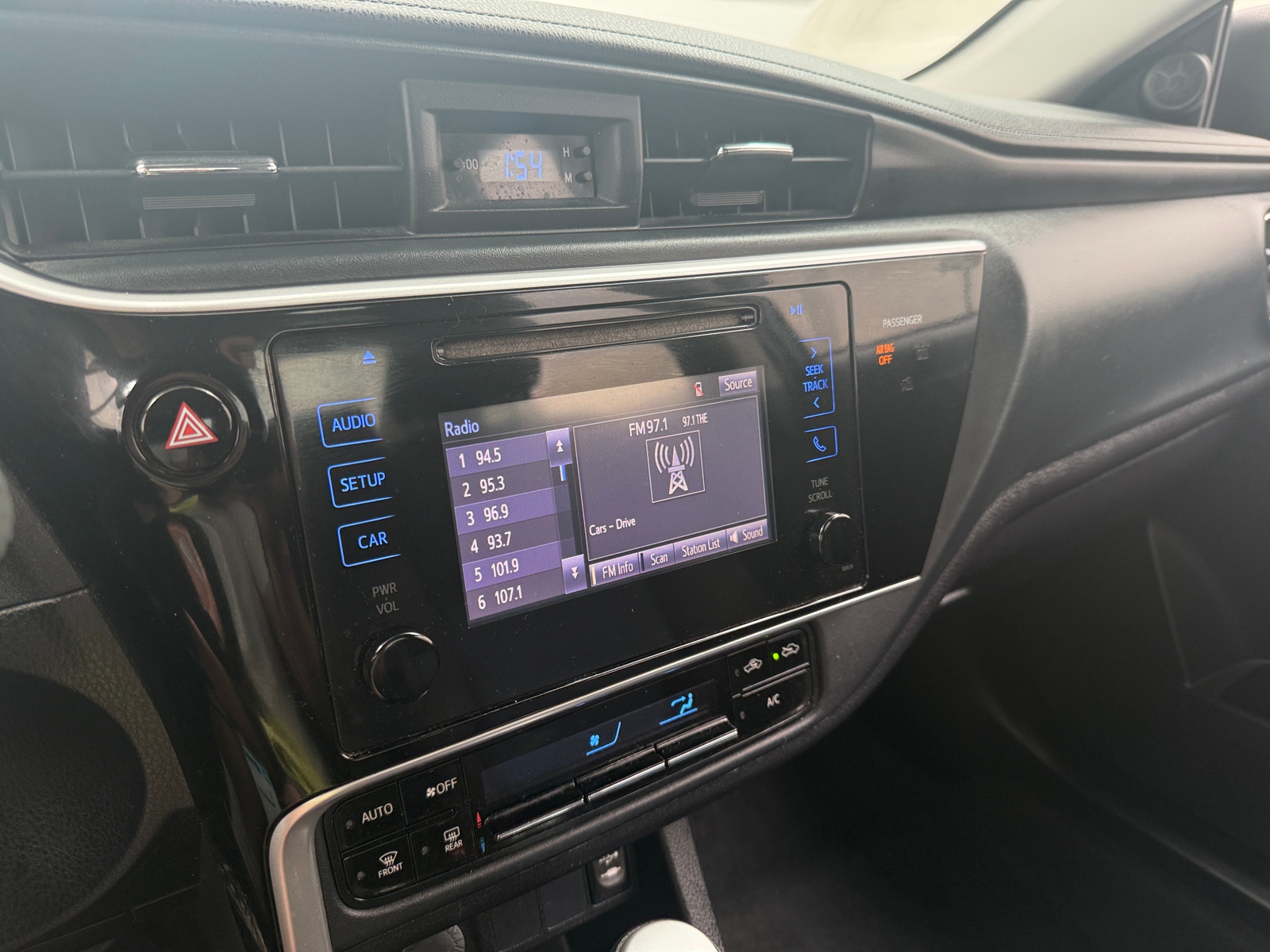 Thumbnail: 2017 Toyota Corolla - 4