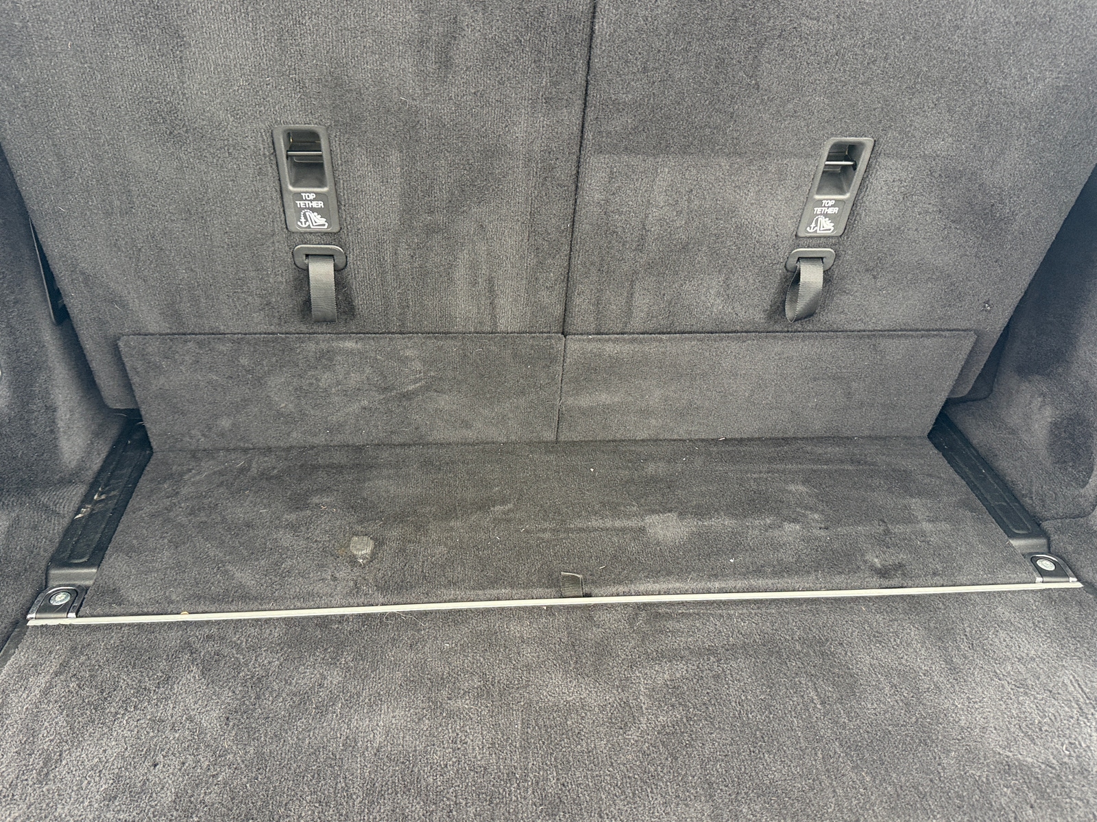 Thumbnail: 2020 Land Rover Discovery - 6