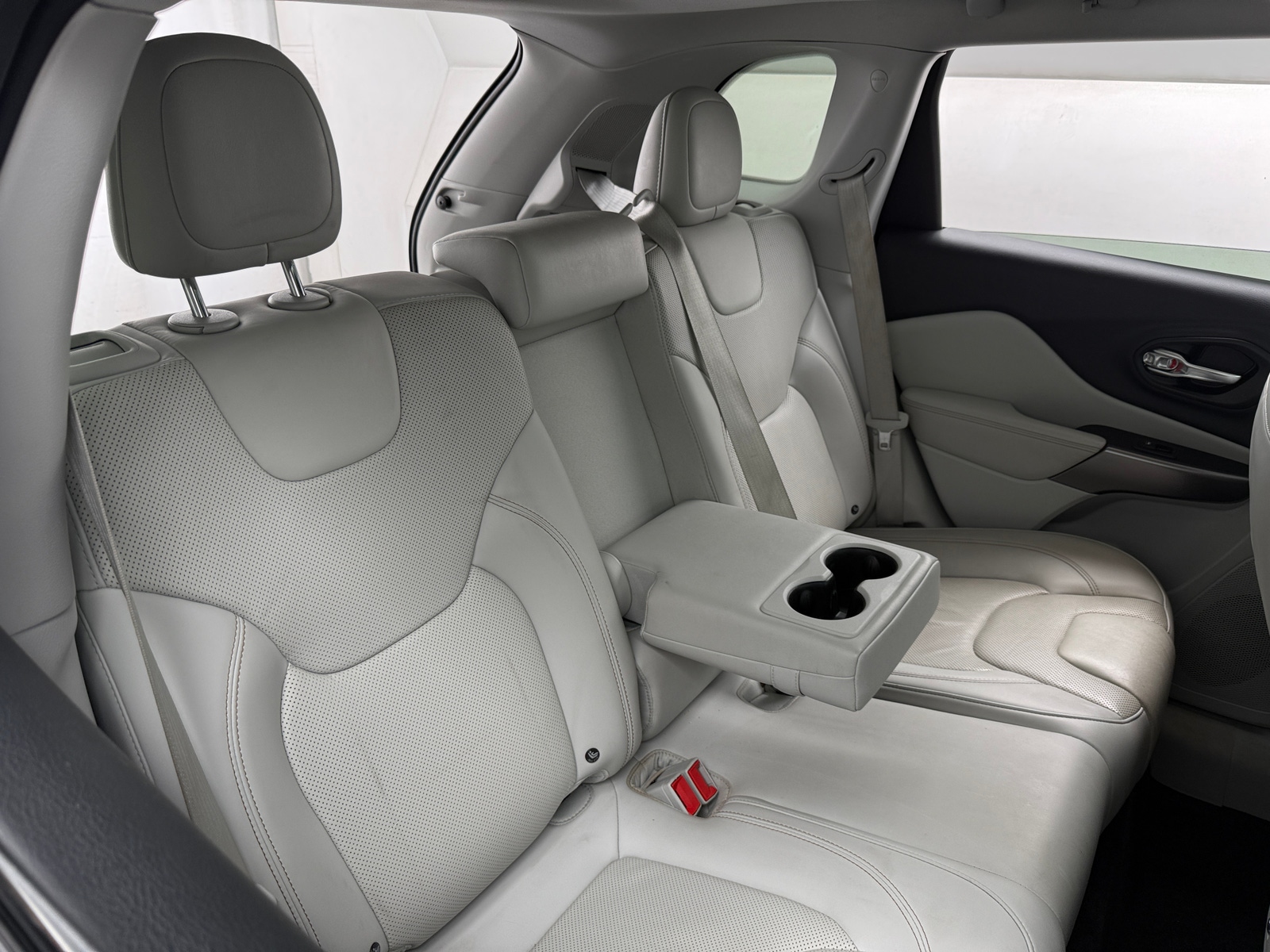 Thumbnail: 2019 Jeep Cherokee - 5