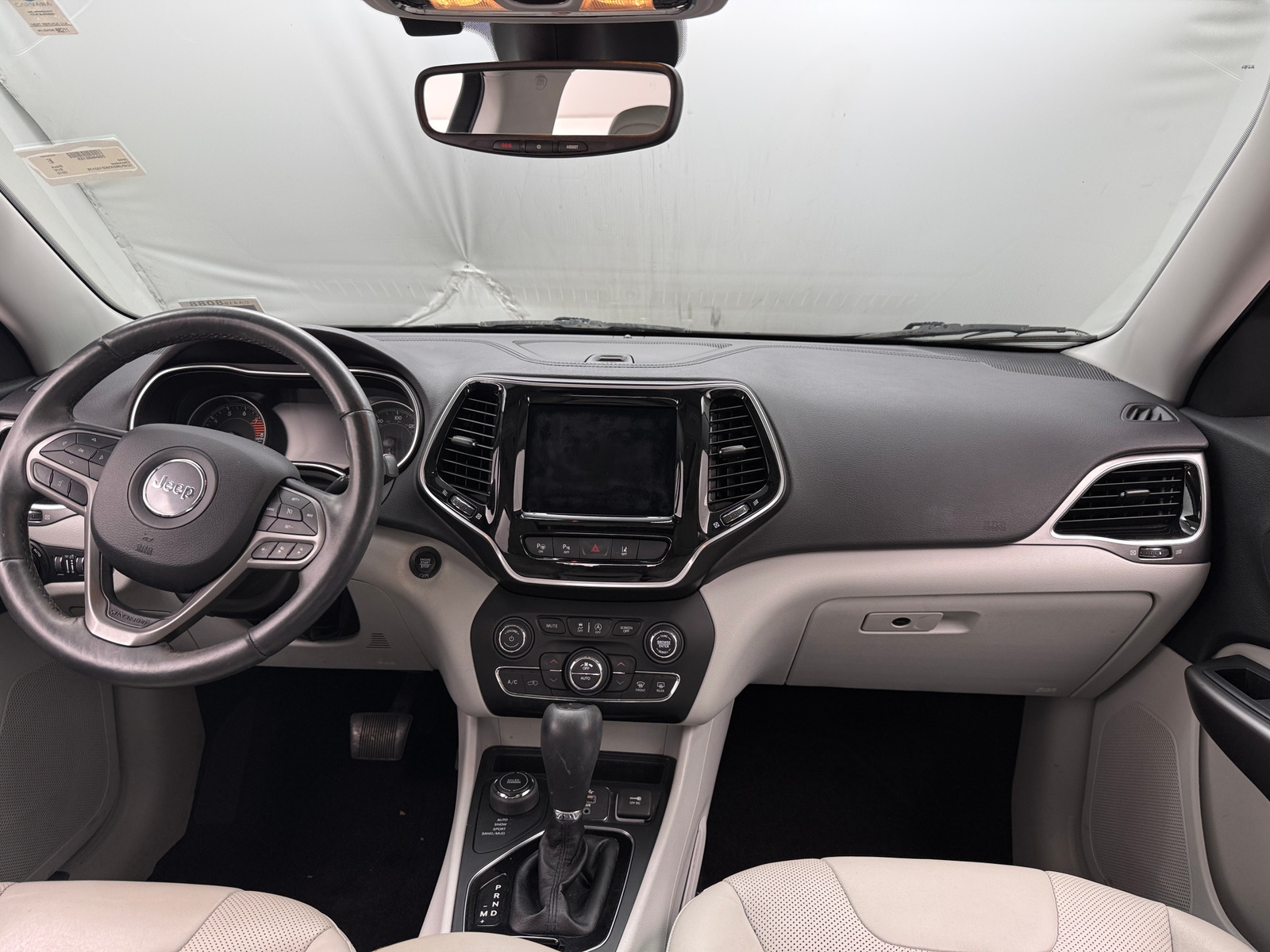 Thumbnail: 2019 Jeep Cherokee - 2