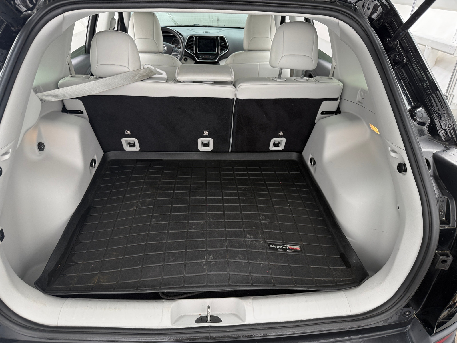 Thumbnail: 2019 Jeep Cherokee - 6