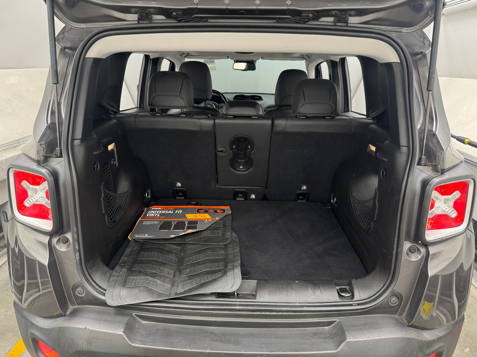 Thumbnail: 2017 Jeep Renegade - 6