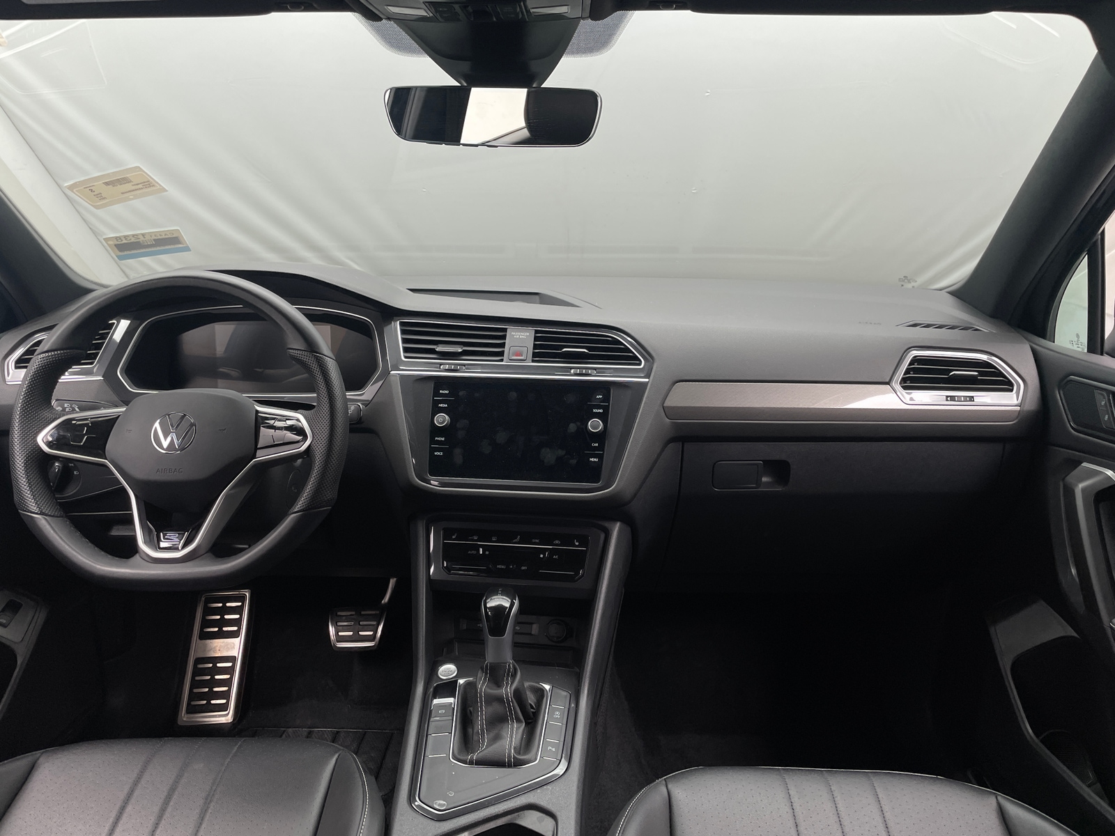 Thumbnail: 2024 Volkswagen Tiguan - 2