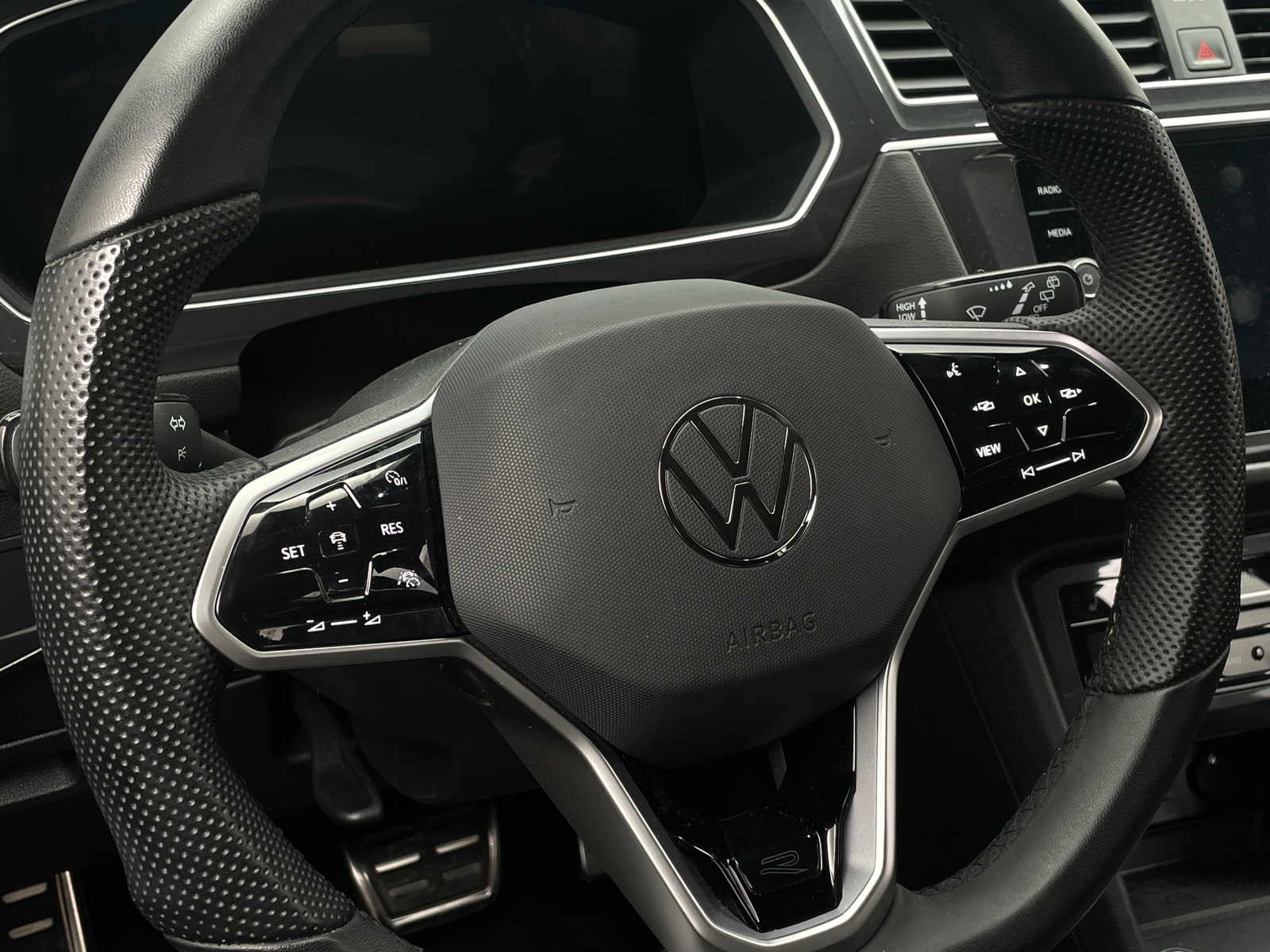 Thumbnail: 2024 Volkswagen Tiguan - 4