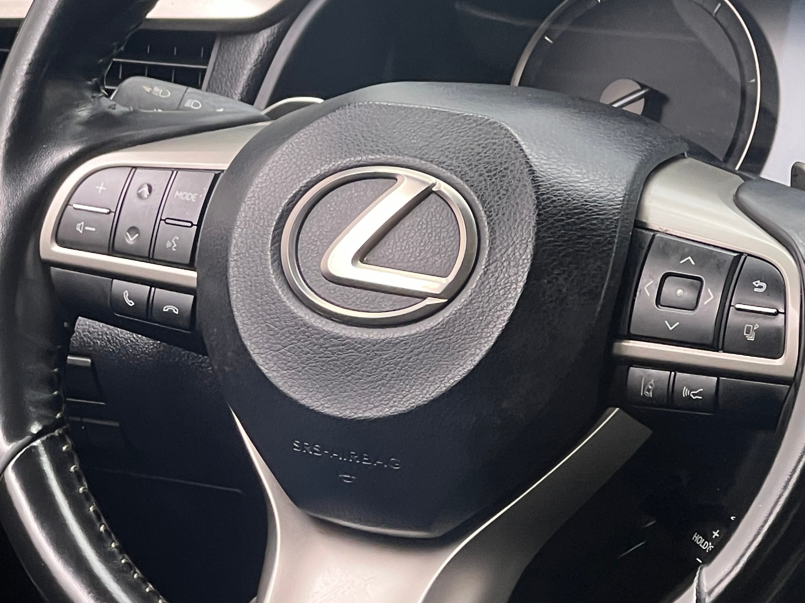 Thumbnail: 2020 Lexus RX - 4