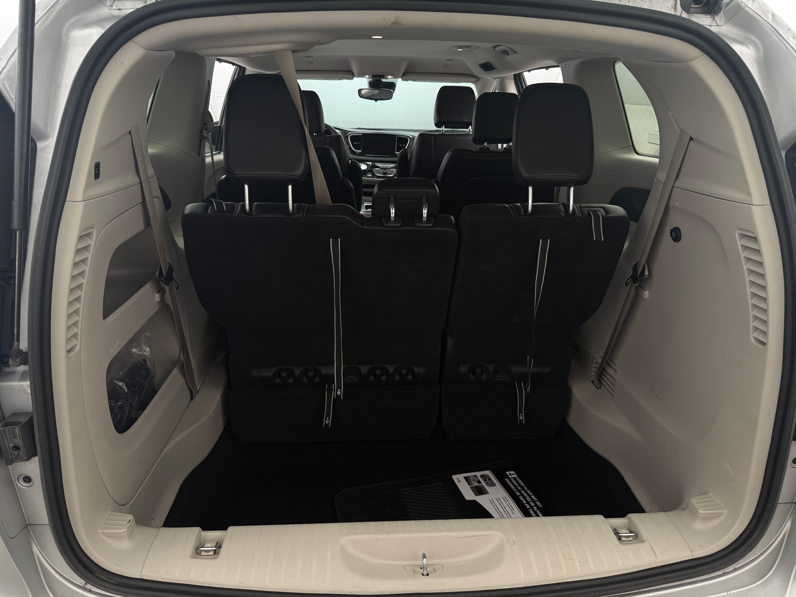 Thumbnail: 2024 Chrysler Pacifica - 6