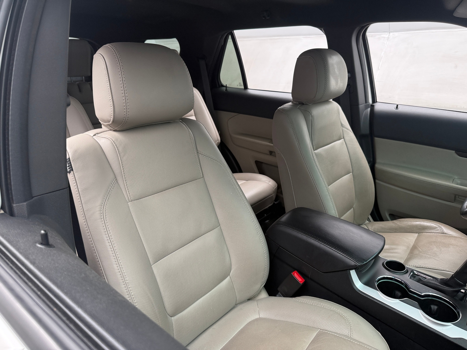 Thumbnail: 2015 Ford Explorer - 2