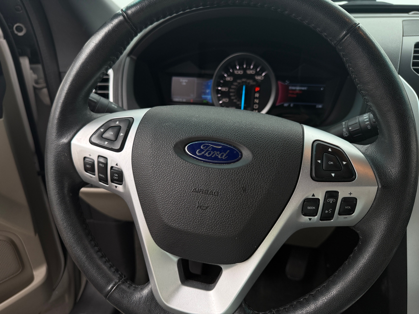 Thumbnail: 2015 Ford Explorer - 5