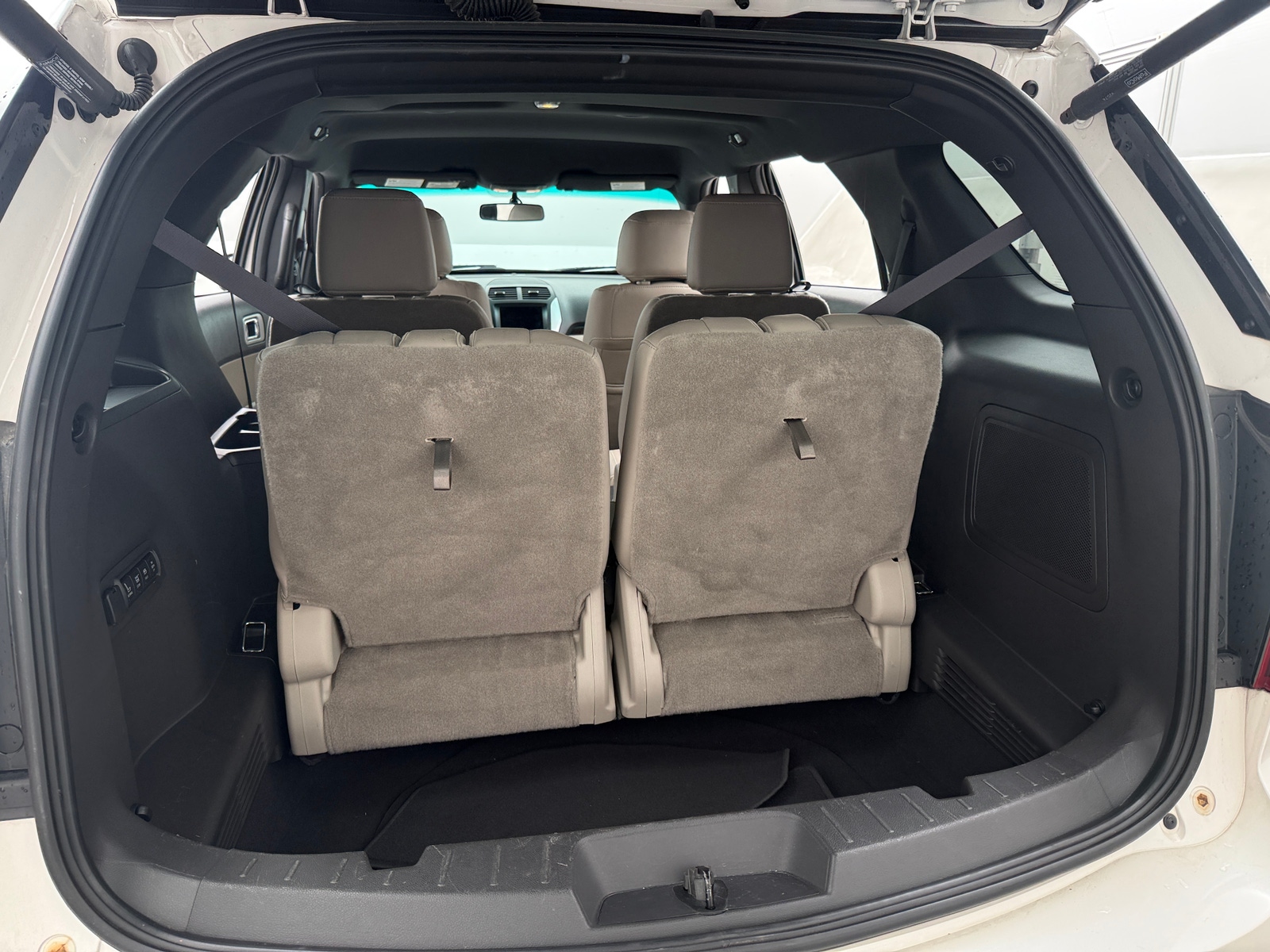 Thumbnail: 2015 Ford Explorer - 7