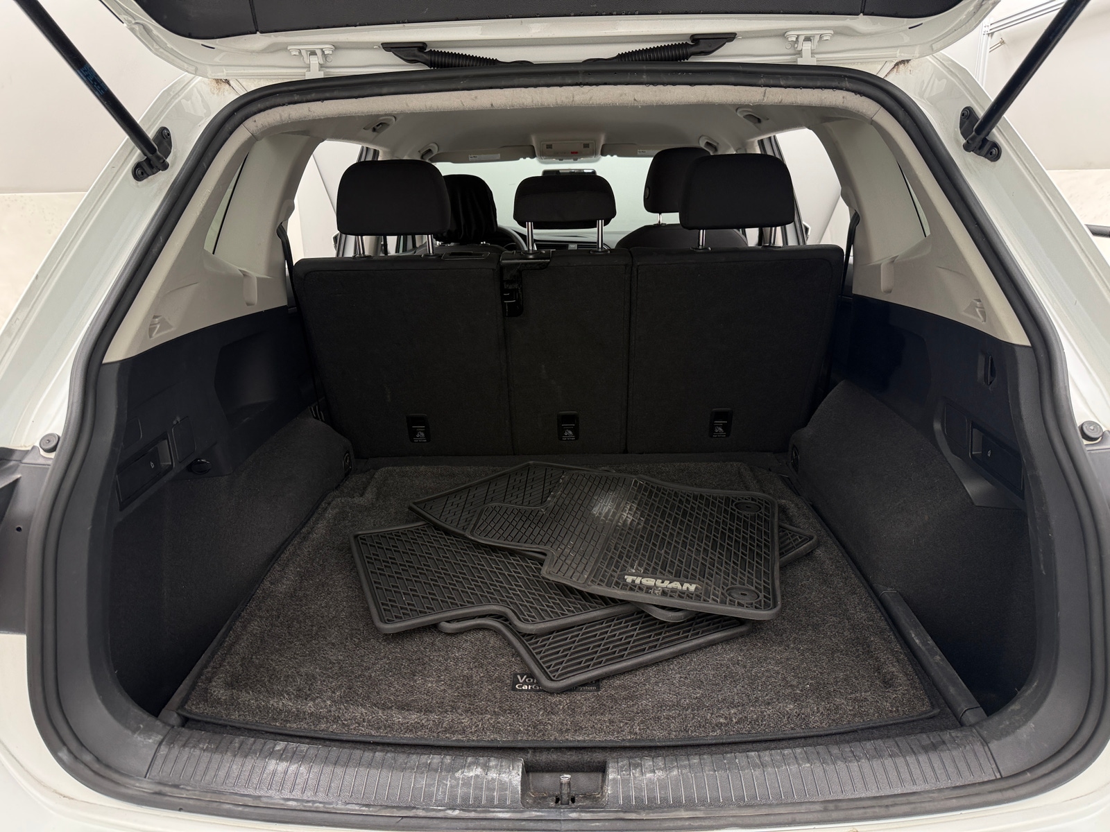 Thumbnail: 2021 Volkswagen Tiguan - 7