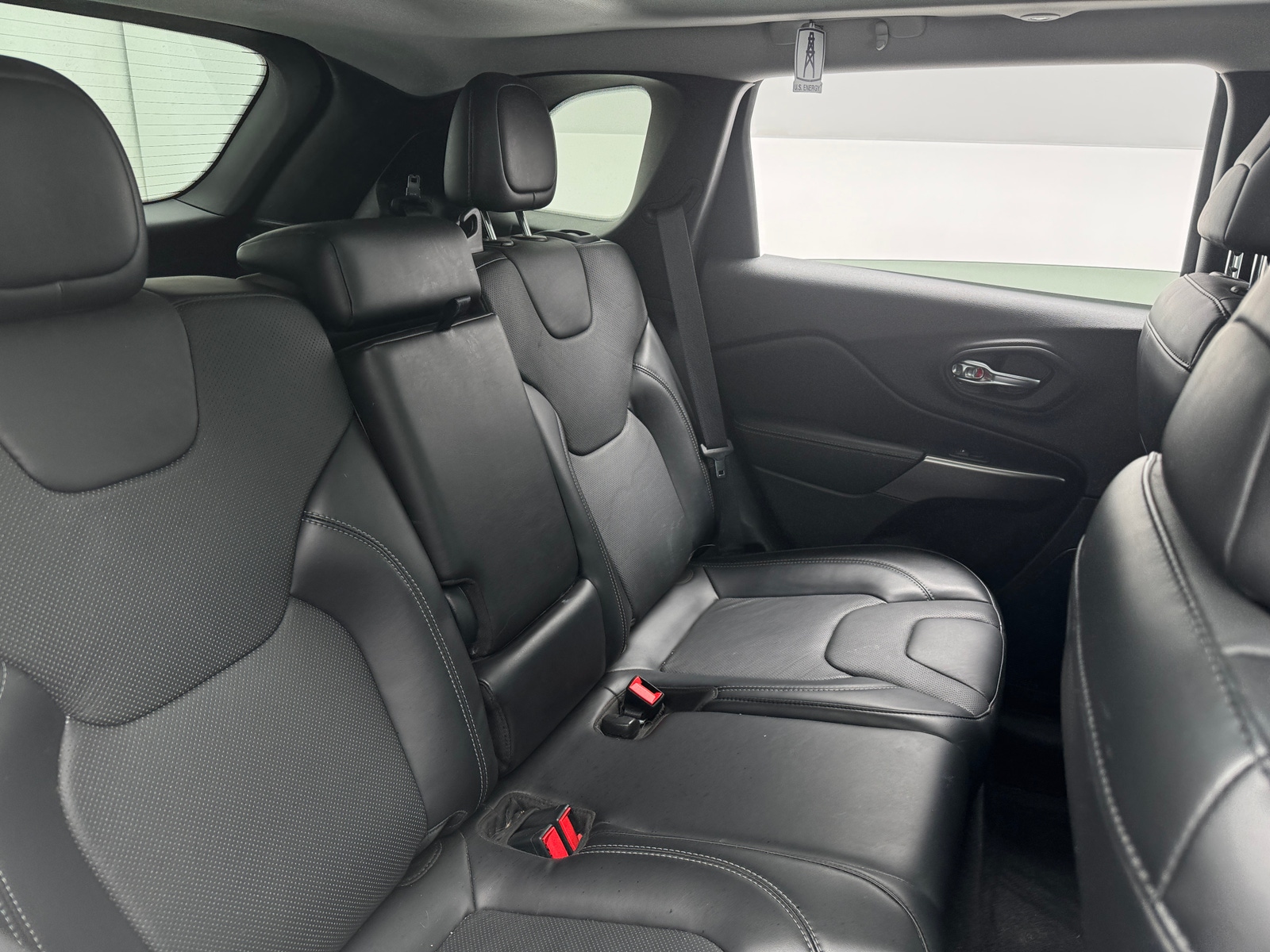 Thumbnail: 2020 Jeep Cherokee - 5