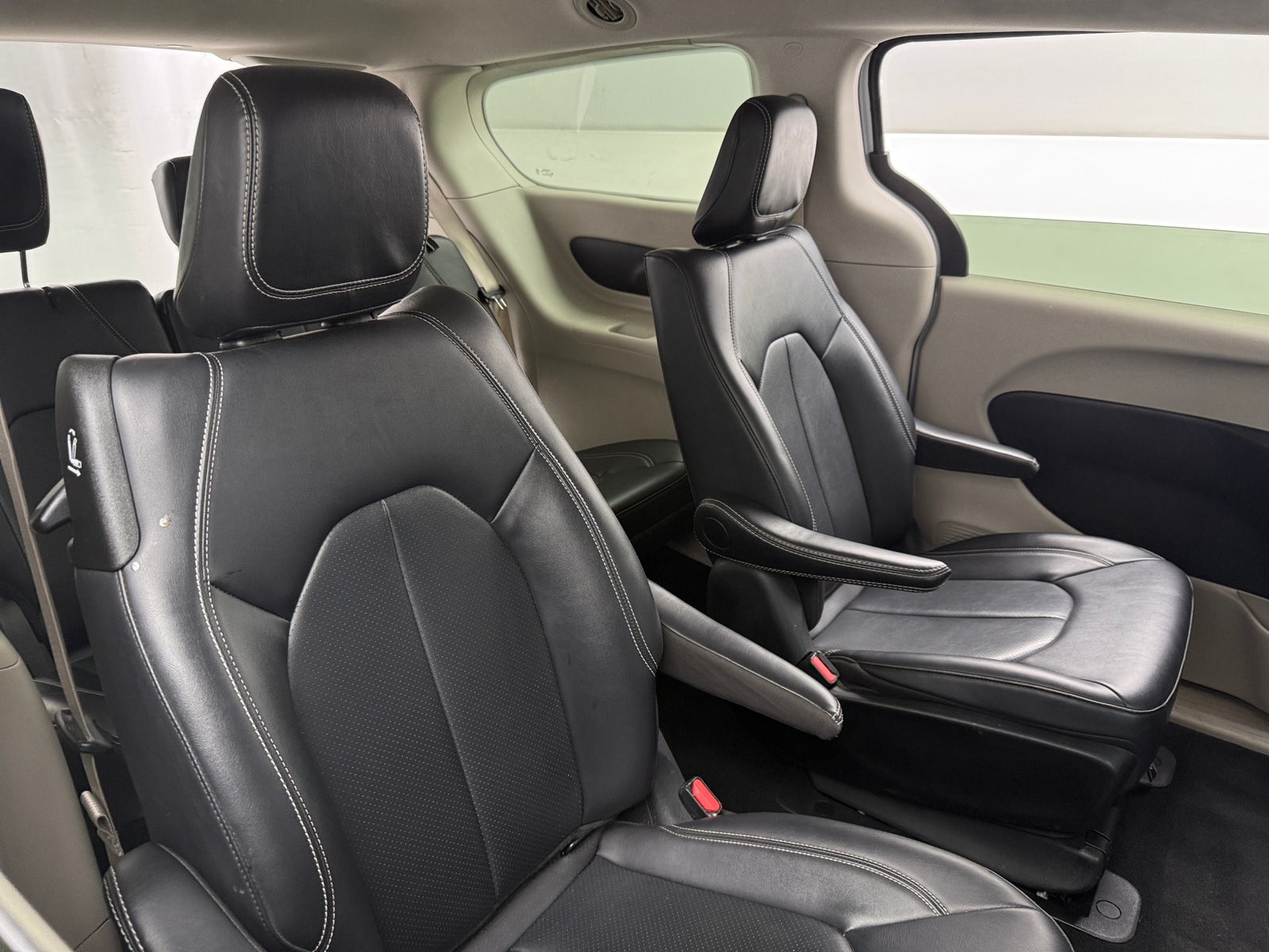 Thumbnail: 2024 Chrysler Pacifica - 5