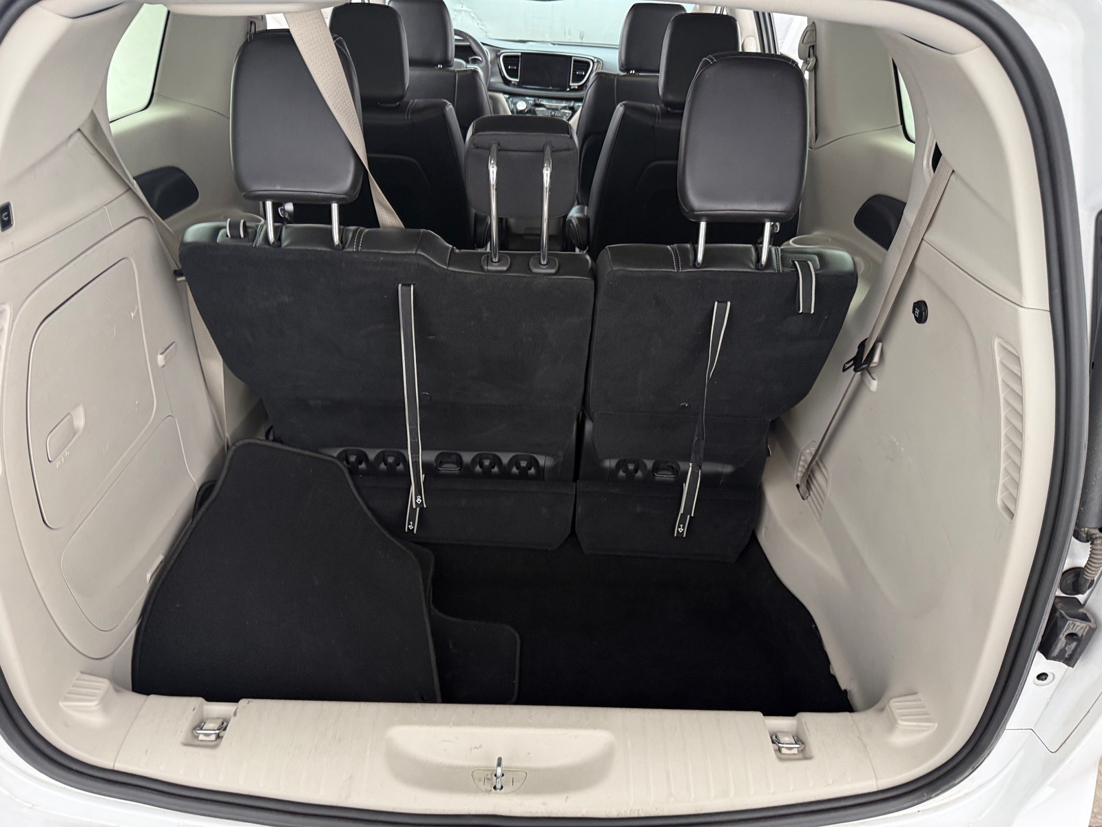 Thumbnail: 2024 Chrysler Pacifica - 6