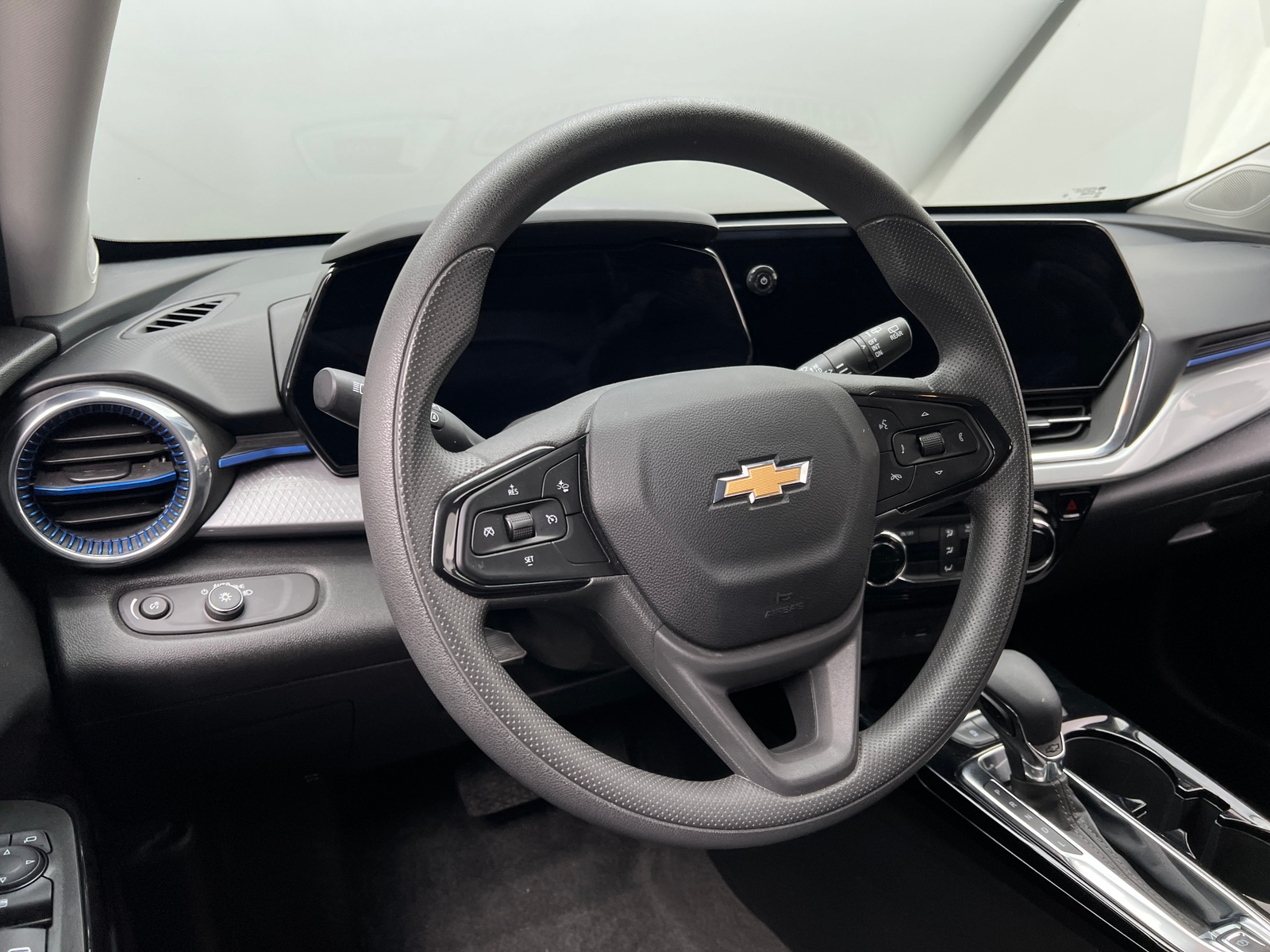 Thumbnail: 2025 Chevrolet Trax - 5