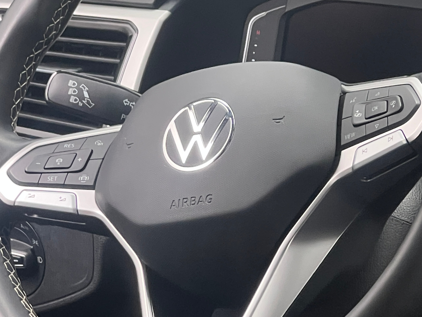 Thumbnail: 2023 Volkswagen Atlas - 4