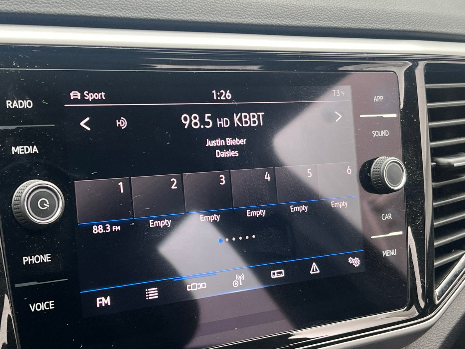 Thumbnail: 2023 Volkswagen Atlas - 3