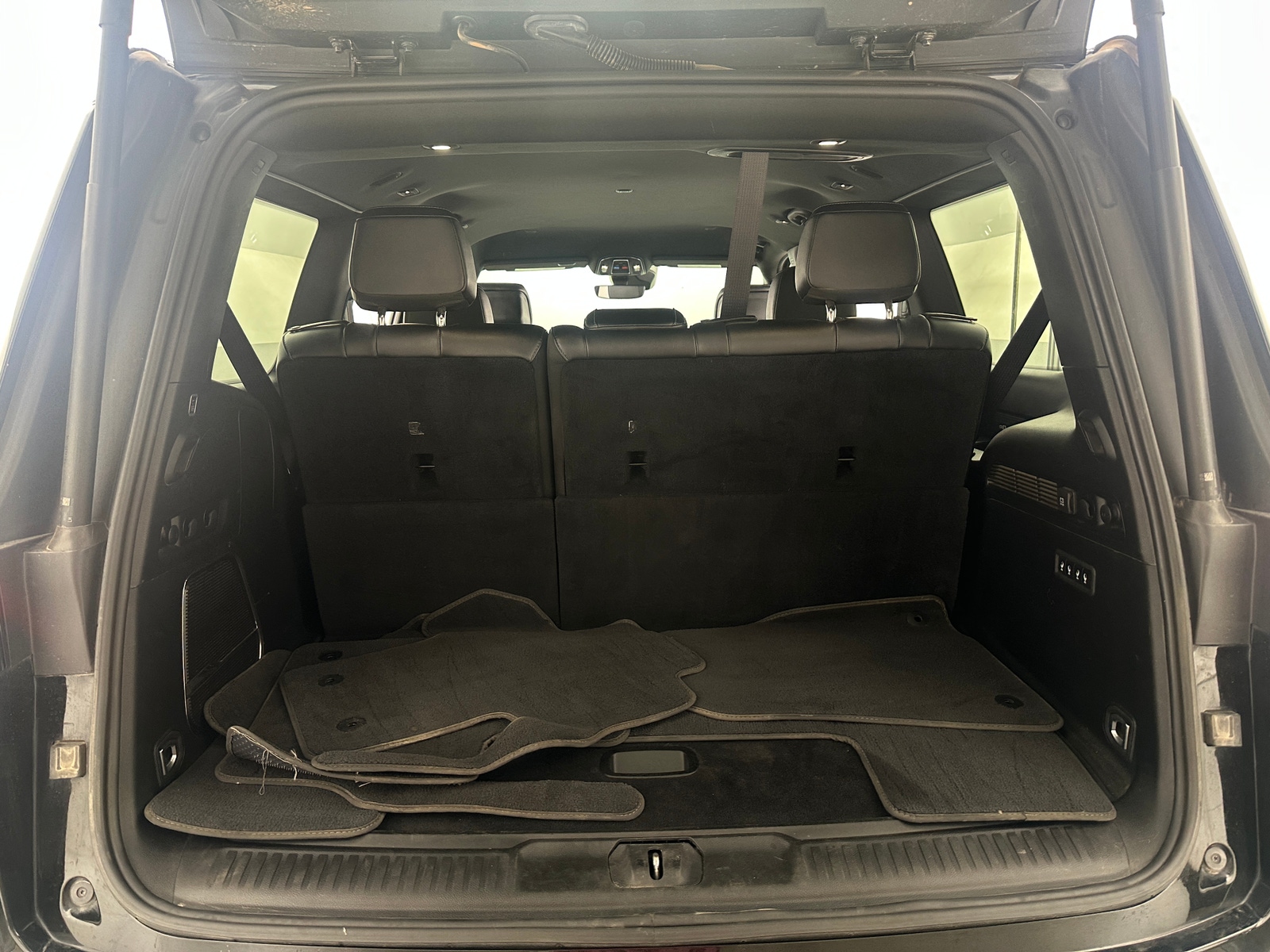 Thumbnail: 2022 Jeep Wagoneer - 6