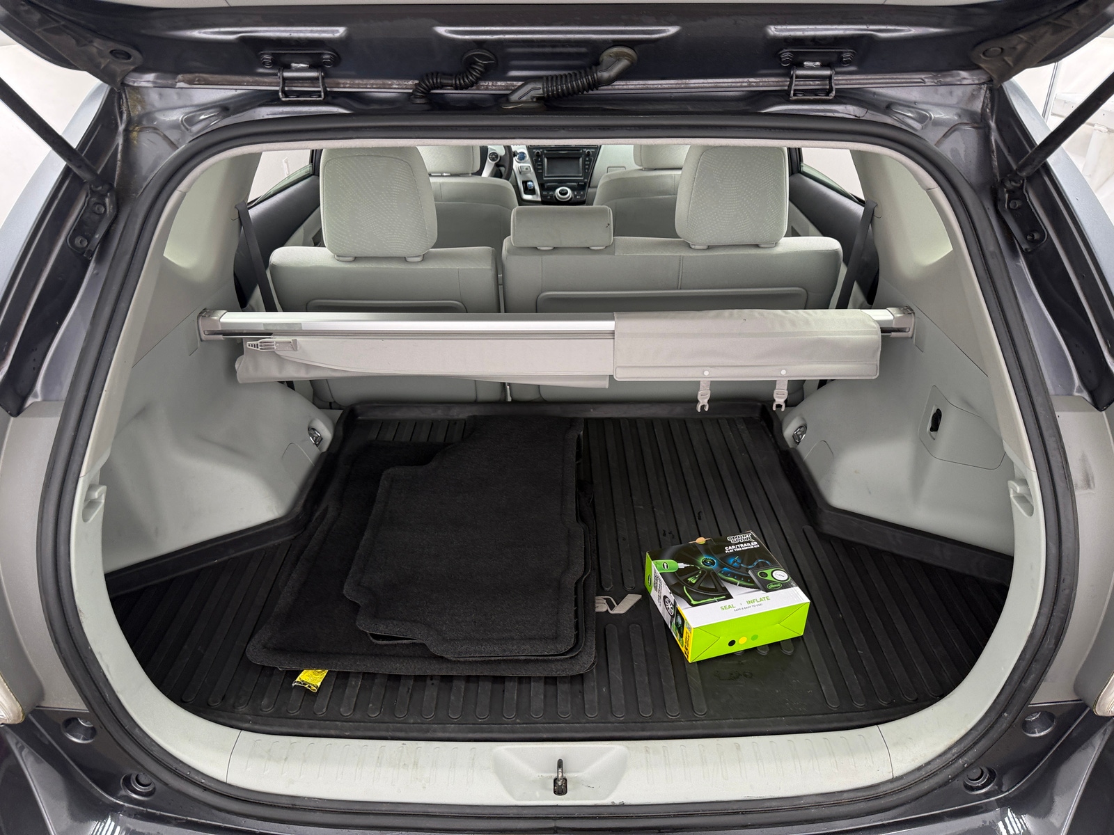 Thumbnail: 2013 Toyota Prius v - 7