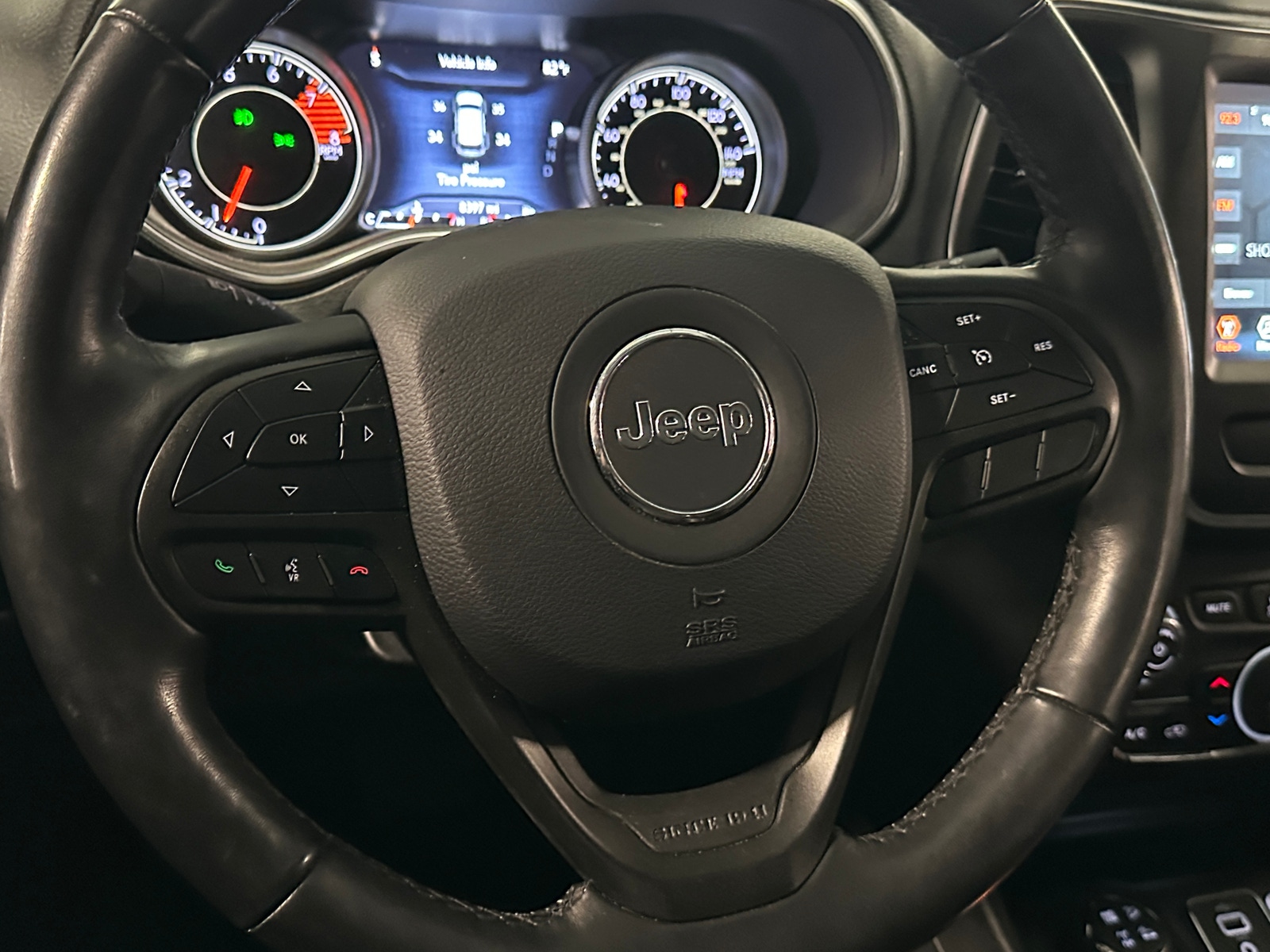 Thumbnail: 2020 Jeep Cherokee - 5